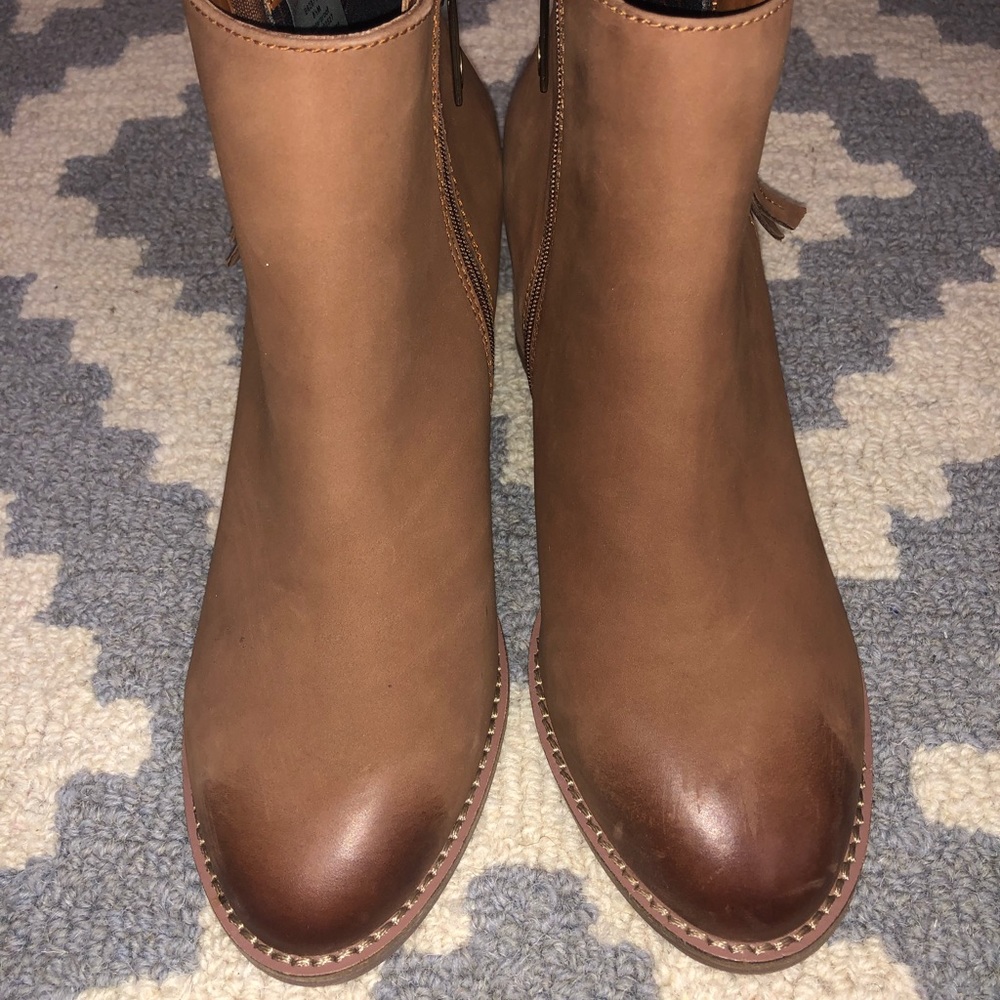 Boho style Blondo Nubuck Brown Booties Waterproof